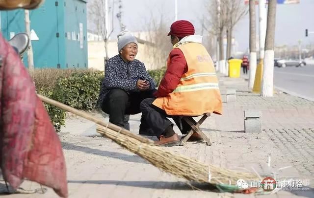 哥哥下落不明，和媳婦離婚，日照小伙帶精神病媽媽打工六年……想有個(gè)家！